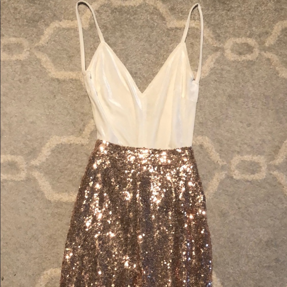 I’m selling this cute jumpsuit!